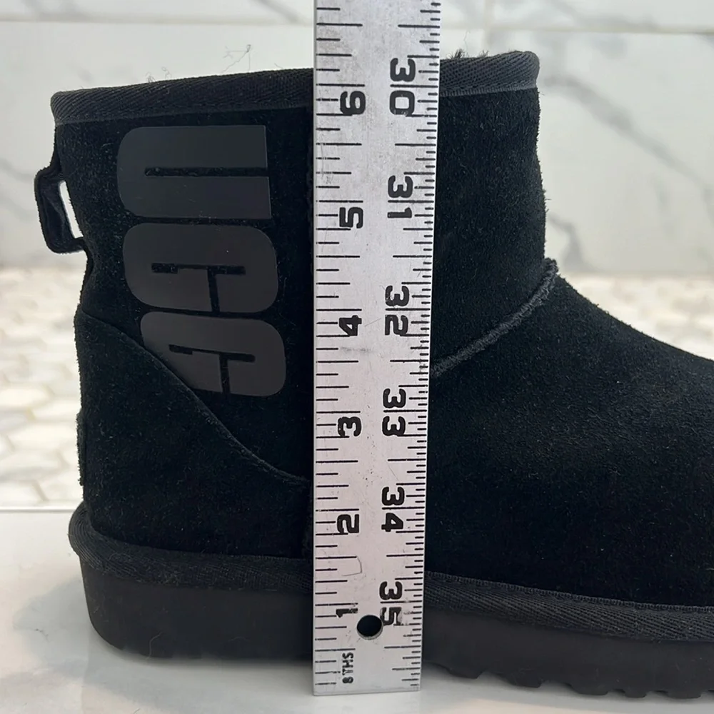 UGG Classic Mini UGG LOGO Black Suede Leather Boots Women’s Shoe Size 6